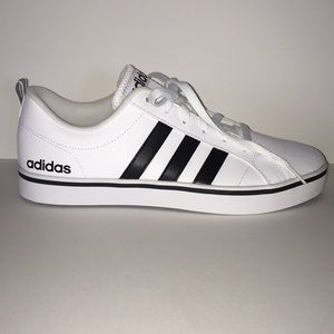 Adidas “Neo” sneaker